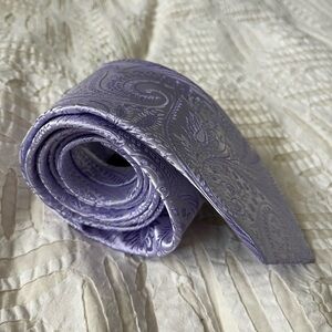 Elegant Lavender Purple Paisley Tie